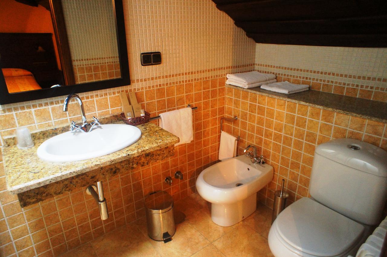 Mirador Da Ribeira Hotel Viana do Bolo Buitenkant foto